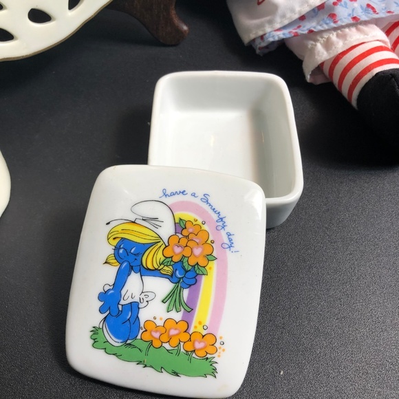 Vintage Smurfette Trinket/Jewelry Box - Picture 2 of 4